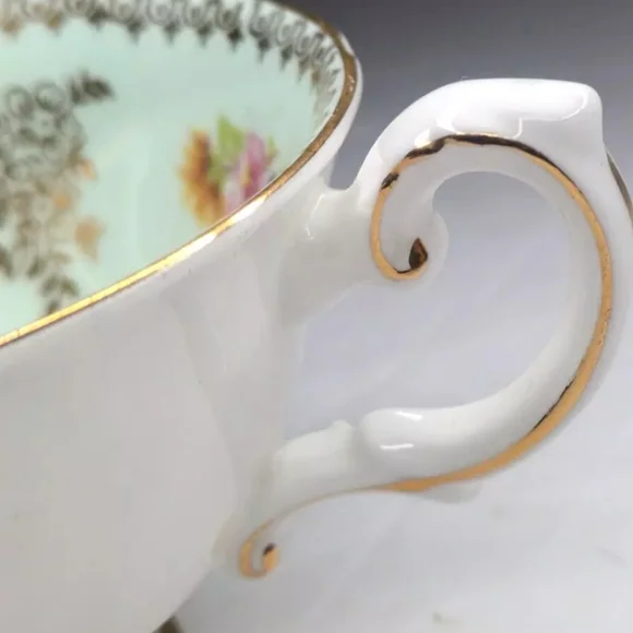 Vintage Royal Grafton White and Gold Porcelain Mug with Floral Design (England) - Picture 2 of 4